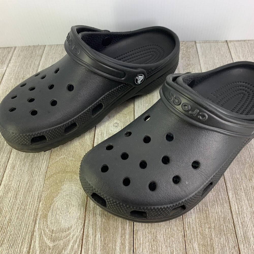 Black CROCS Size 7 Men / Size 9 Women